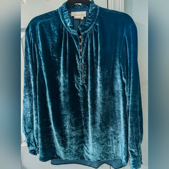 Anthropologie Kristianne Green Velvet Long Sleeve Blouse - Picture 3 of 5